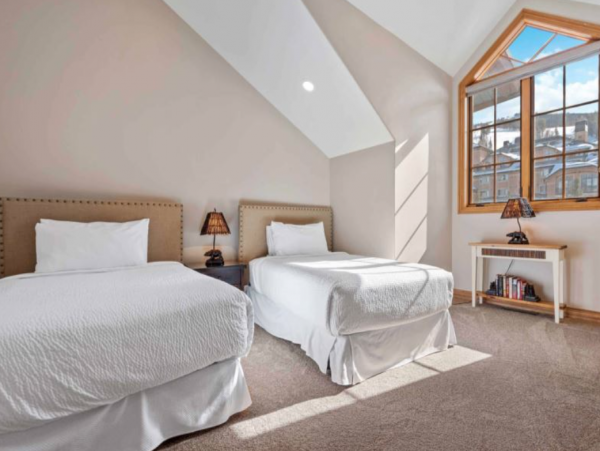 Four Bedroom Ski Rental Sleeps 10 Guests